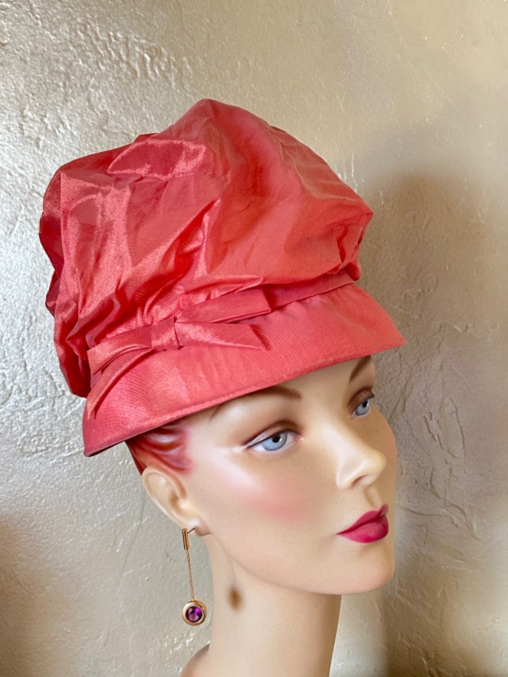 ? FAMOUS ACTRESS 1960'S ROSE IRIDESCENT FABRIC HAT + LETTER